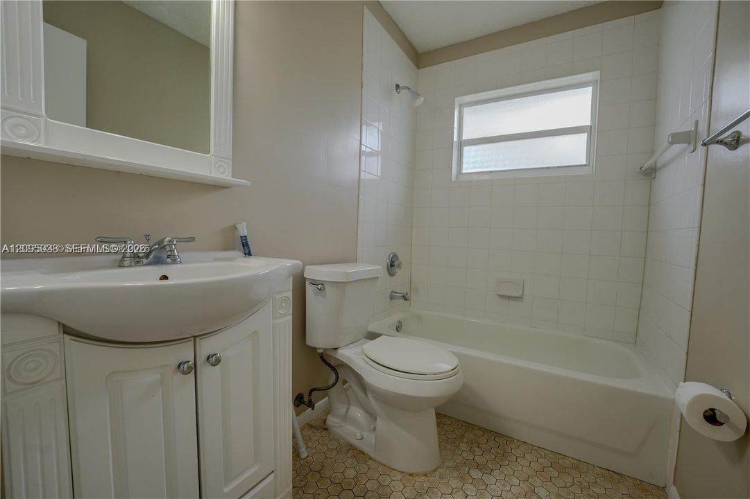 For Rent: $2,795 (3 beds, 2 baths, 1175 Square Feet)