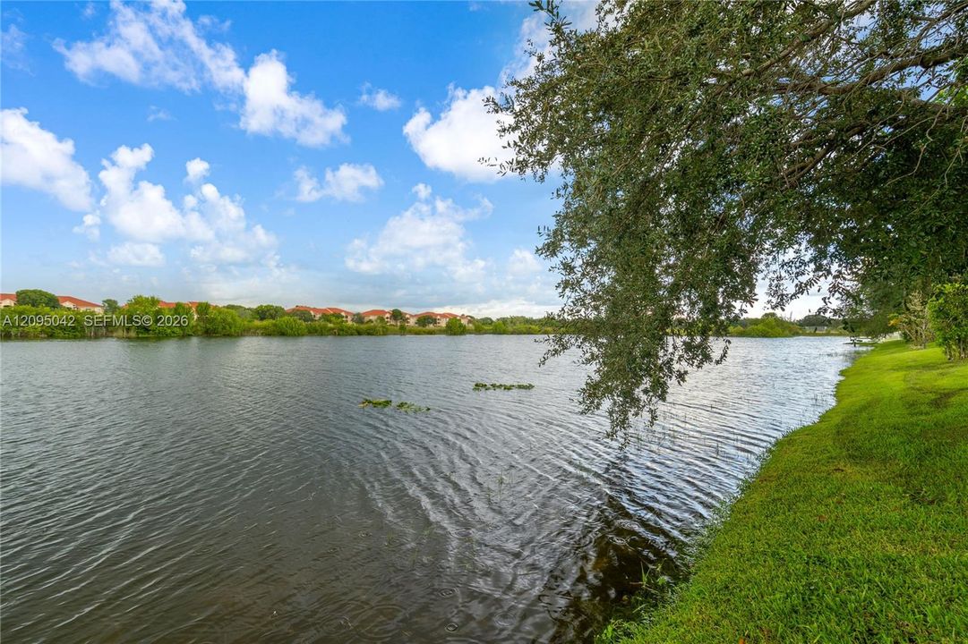 For Sale: $599,999 (3 beds, 2 baths, 1400 Square Feet)