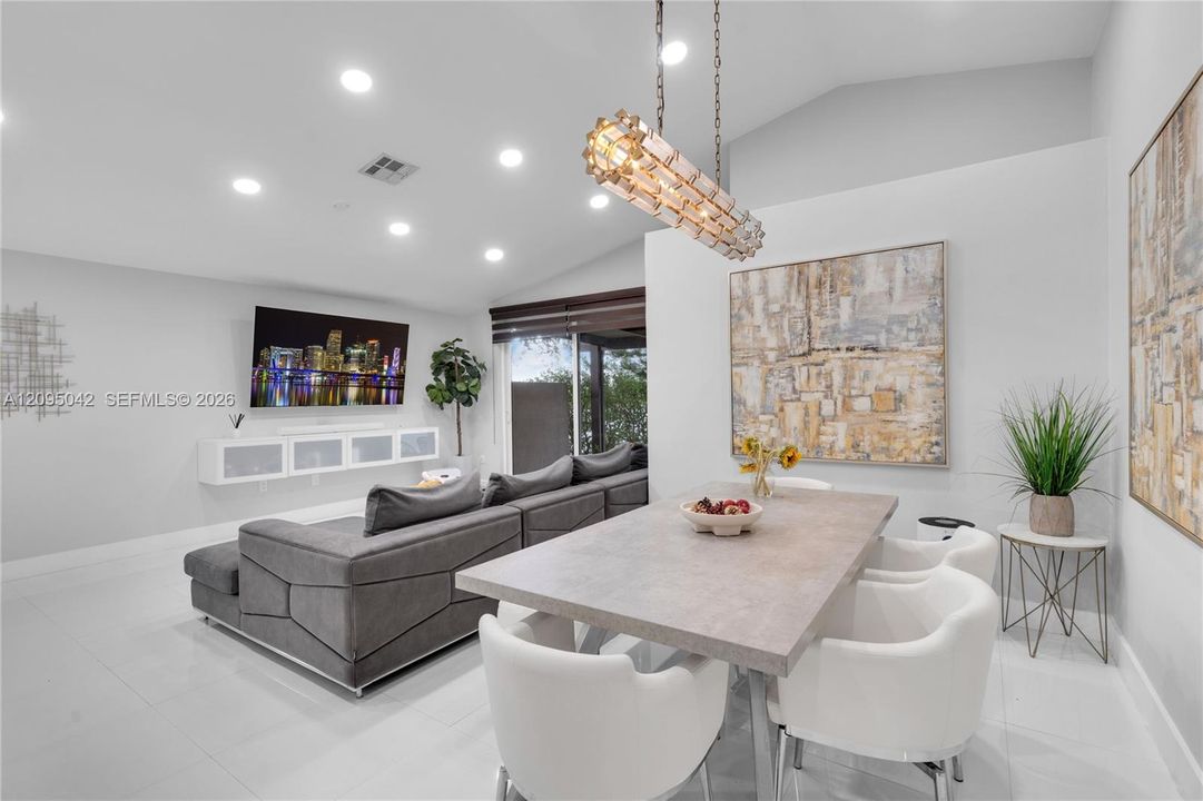 For Sale: $599,999 (3 beds, 2 baths, 1400 Square Feet)