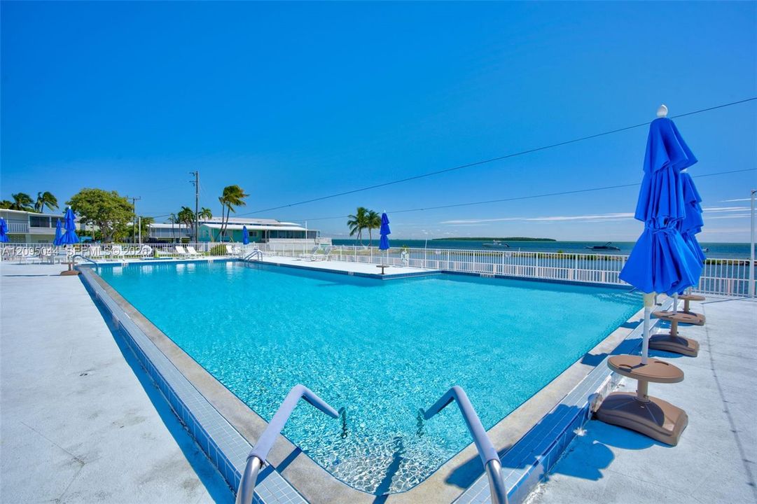 For Sale: $499,000 (2 beds, 2 baths, 1056 Square Feet)