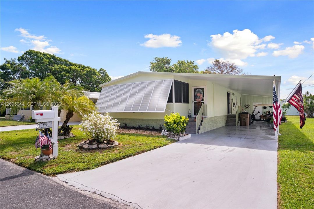 For Sale: $499,000 (2 beds, 2 baths, 1056 Square Feet)