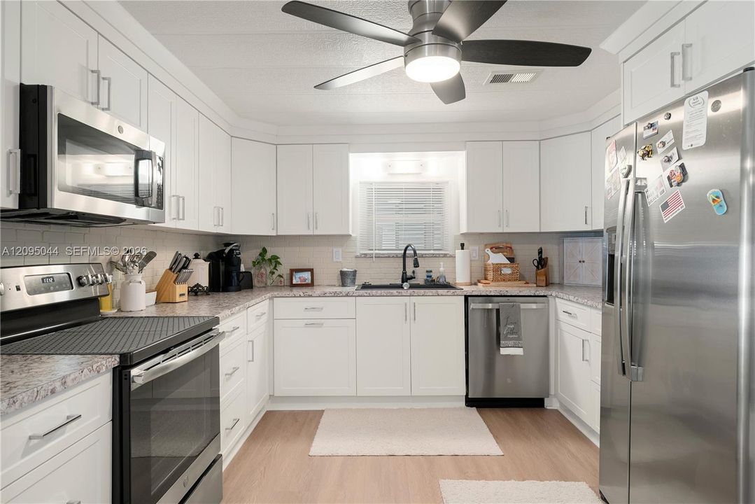 For Sale: $499,000 (2 beds, 2 baths, 1056 Square Feet)