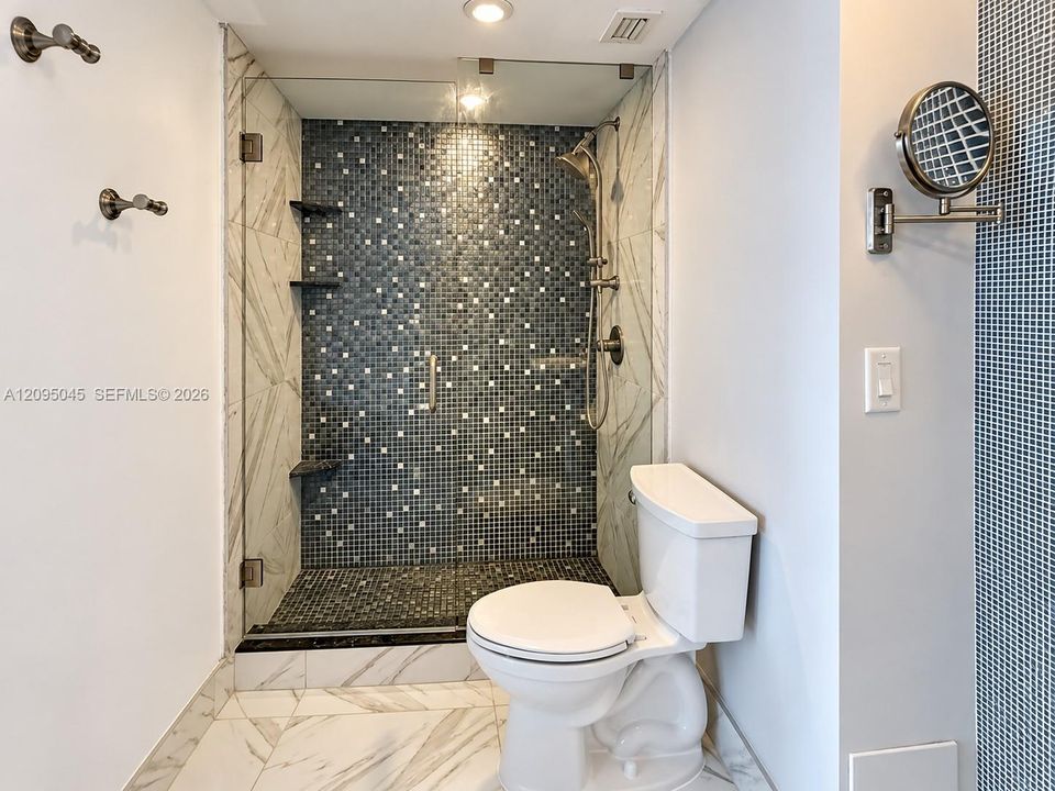 En Venta: $339,000 (1 camas, 2 baños, 762 Pies cuadrados)