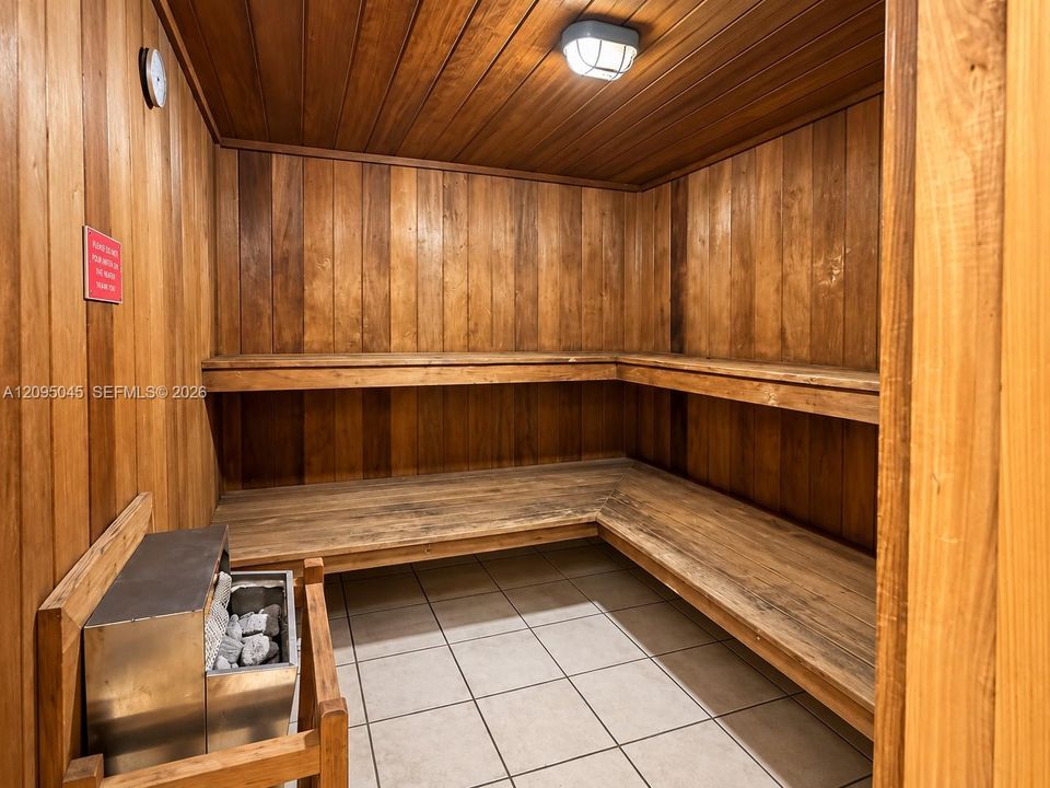 En Venta: $339,000 (1 camas, 2 baños, 762 Pies cuadrados)