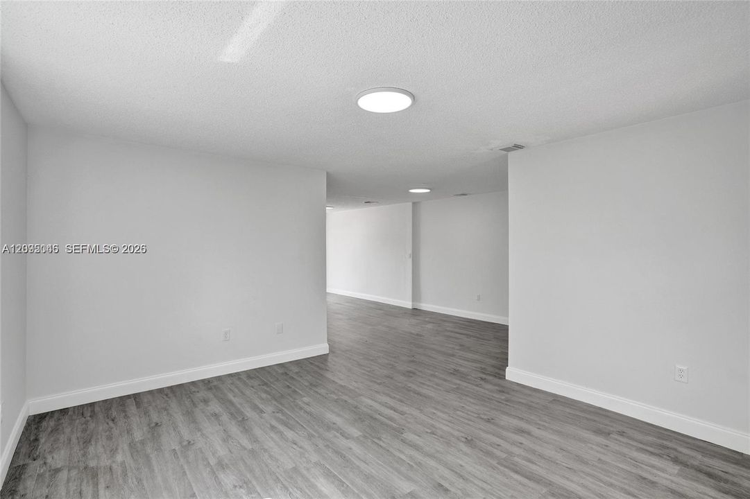 For Rent: $3,500 (3 beds, 2 baths, 2972 Square Feet)