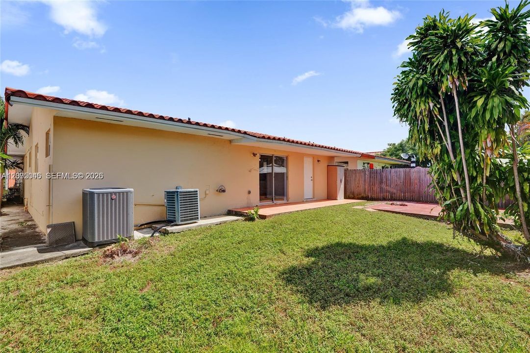 For Rent: $3,500 (3 beds, 2 baths, 2972 Square Feet)