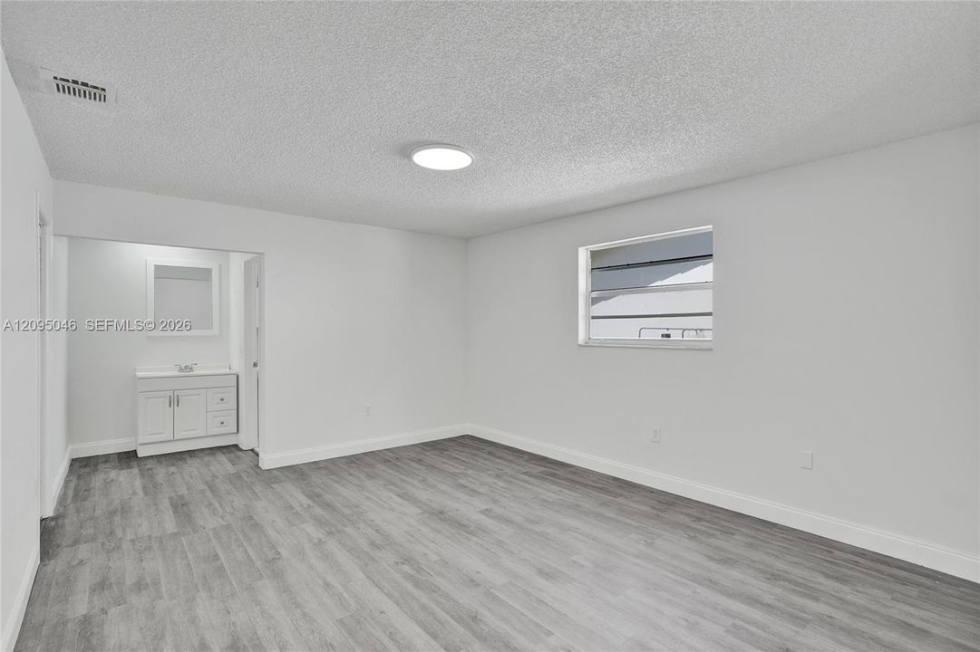 For Rent: $3,500 (3 beds, 2 baths, 2972 Square Feet)
