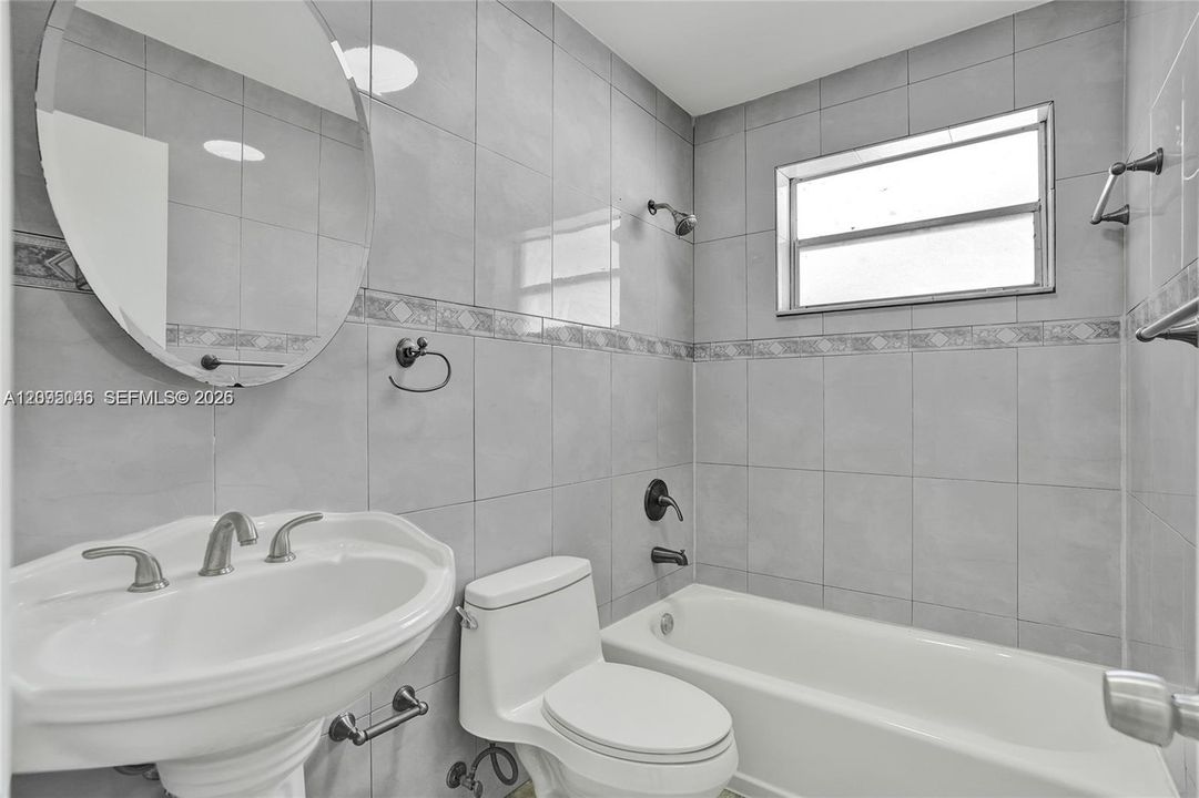For Rent: $3,500 (3 beds, 2 baths, 2972 Square Feet)