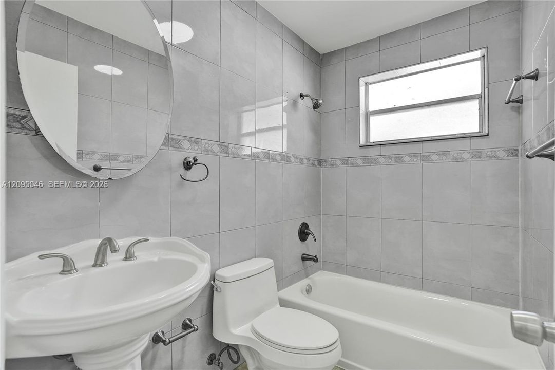 For Rent: $3,500 (3 beds, 2 baths, 2972 Square Feet)