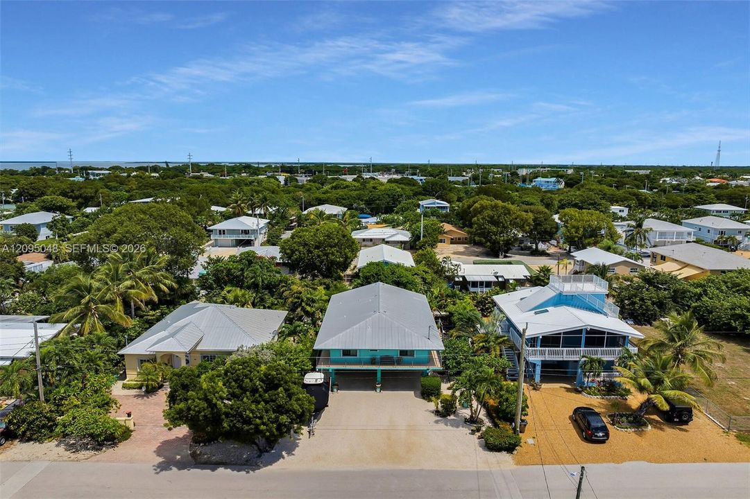 For Sale: $925,000 (4 beds, 3 baths, 1440 Square Feet)