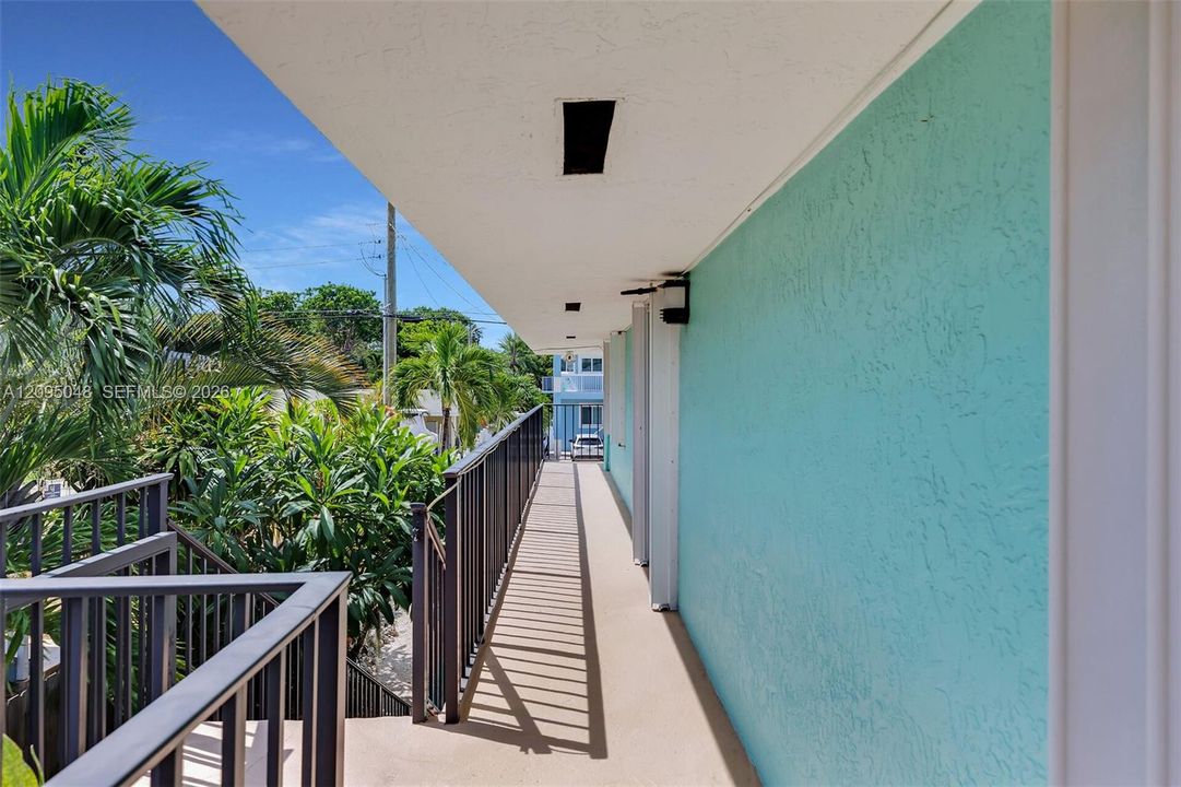 For Sale: $925,000 (4 beds, 3 baths, 1440 Square Feet)