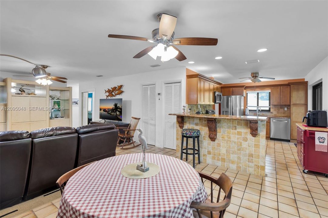 For Sale: $925,000 (4 beds, 3 baths, 1440 Square Feet)