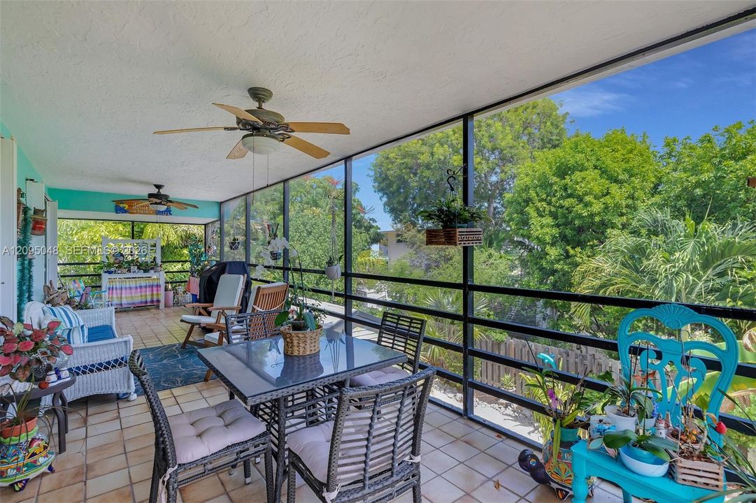 Screened Back Balcony Up - Extrawide