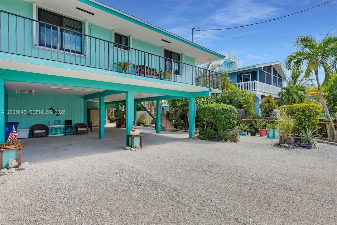For Sale: $925,000 (4 beds, 3 baths, 1440 Square Feet)