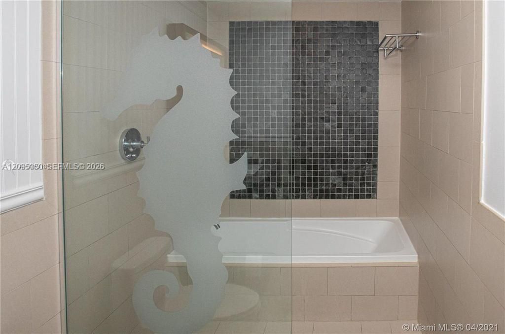 For Sale: $749 (2 beds, 2 baths, 908 Square Feet)