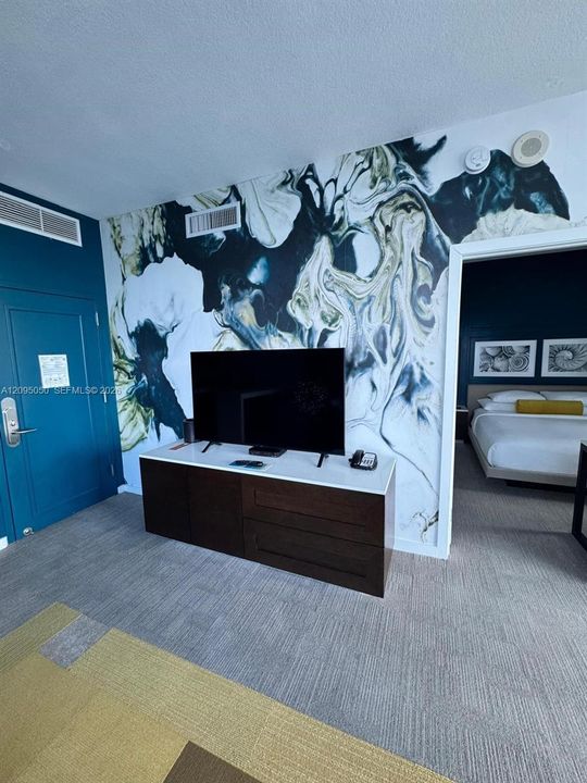 For Sale: $749 (2 beds, 2 baths, 908 Square Feet)