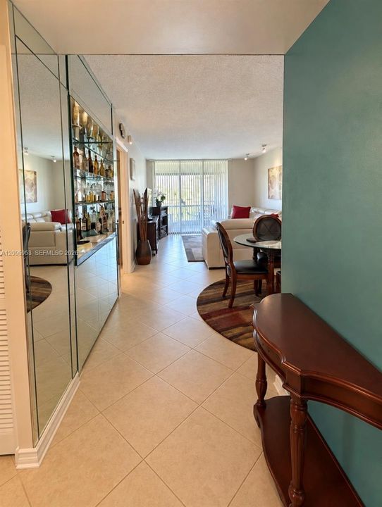 For Sale: $160,000 (2 beds, 2 baths, 1002 Square Feet)