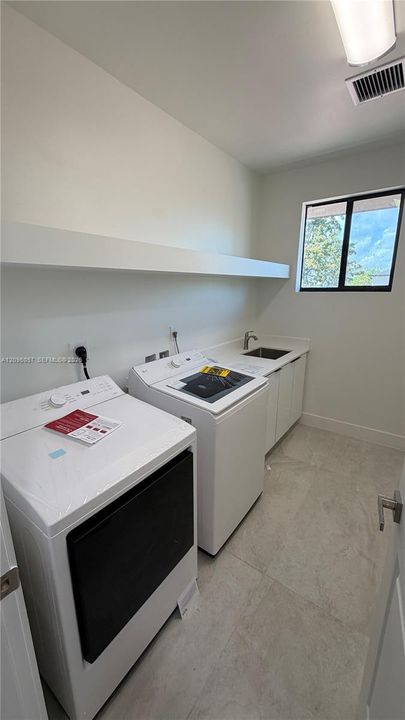 En Venta: $825,000 (6 camas, 4 baños, 0 Pies cuadrados)