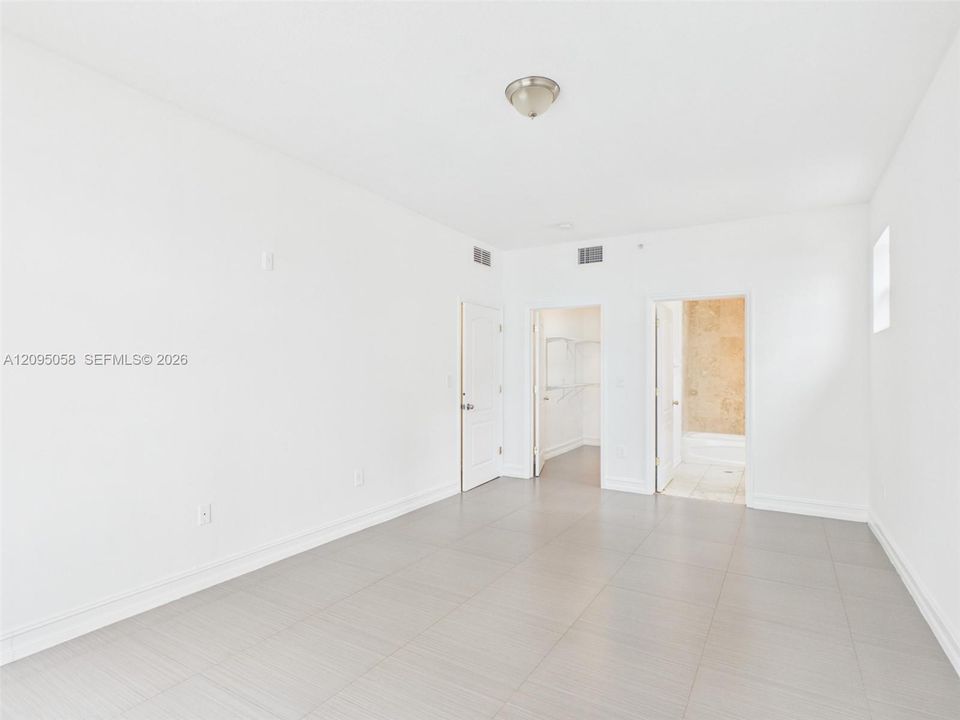 For Rent: $3,950 (3 beds, 3 baths, 1938 Square Feet)