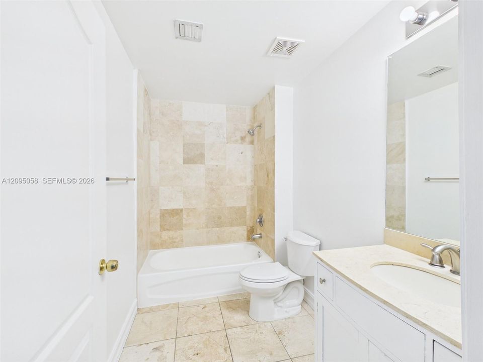 For Rent: $3,950 (3 beds, 3 baths, 1938 Square Feet)