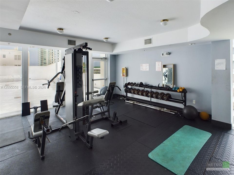 For Rent: $3,950 (3 beds, 3 baths, 1938 Square Feet)