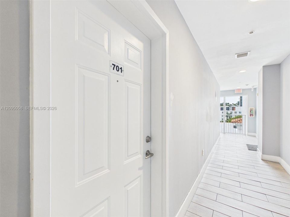 For Rent: $3,950 (3 beds, 3 baths, 1938 Square Feet)
