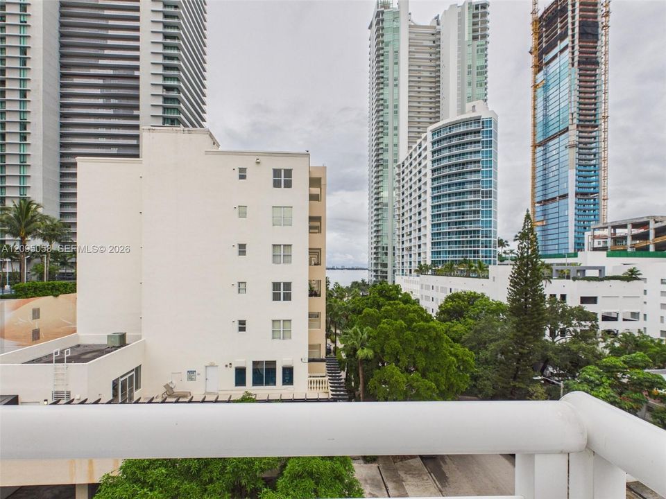 For Rent: $3,950 (3 beds, 3 baths, 1938 Square Feet)