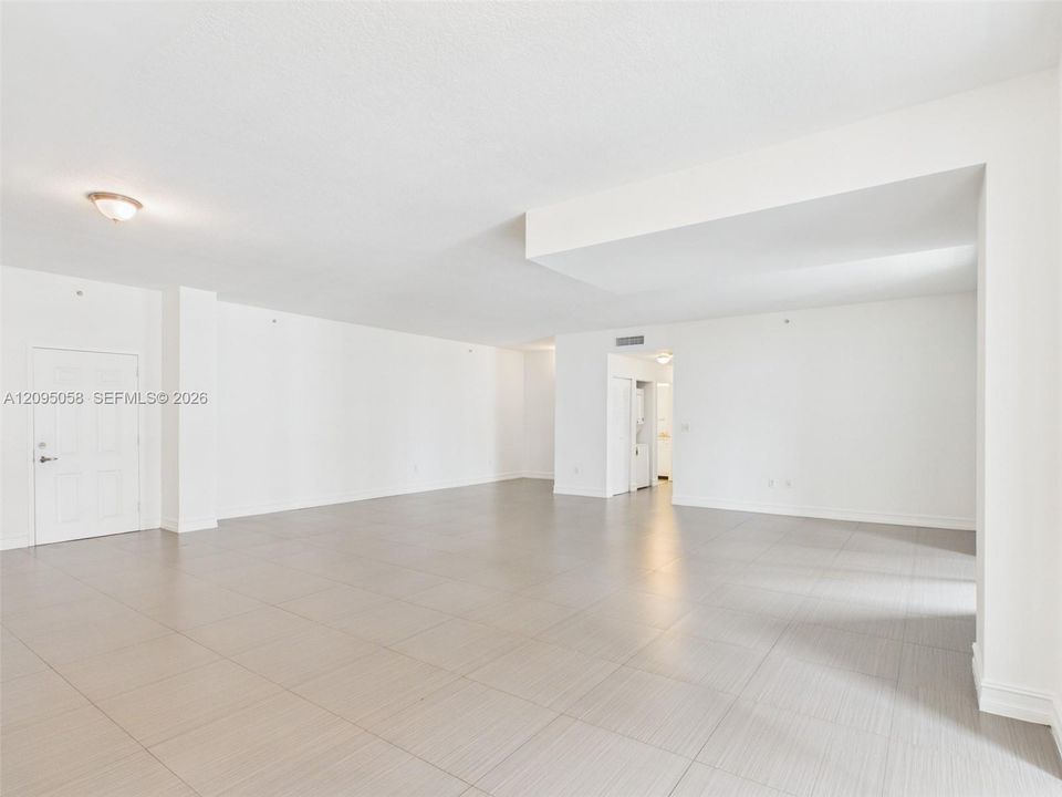 For Rent: $3,950 (3 beds, 3 baths, 1938 Square Feet)