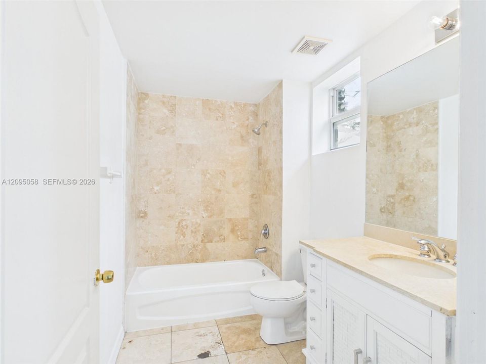 For Rent: $3,950 (3 beds, 3 baths, 1938 Square Feet)