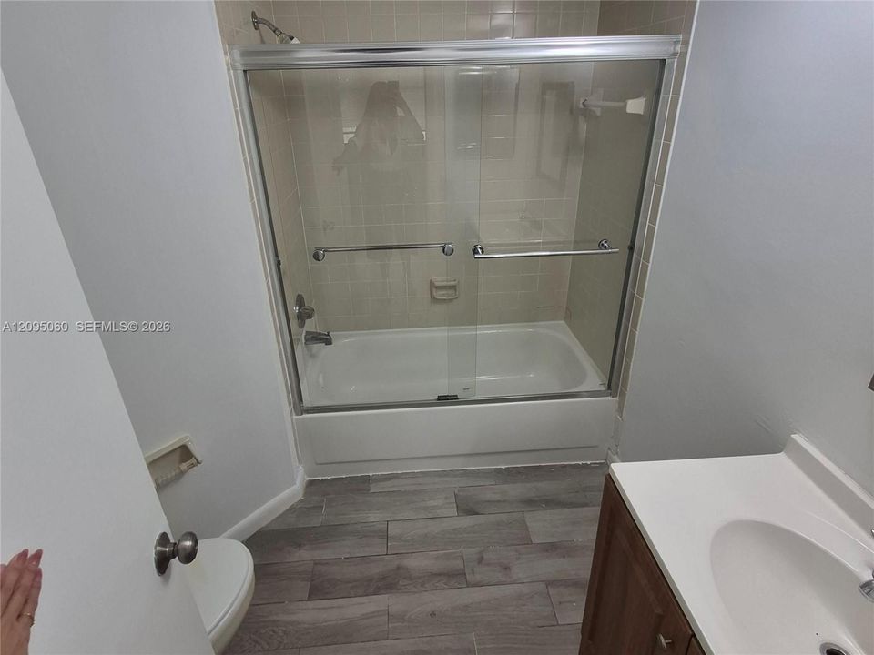 На продажу: $185,000 (2 спален, 2 ванн, 890 Квадратных фут)