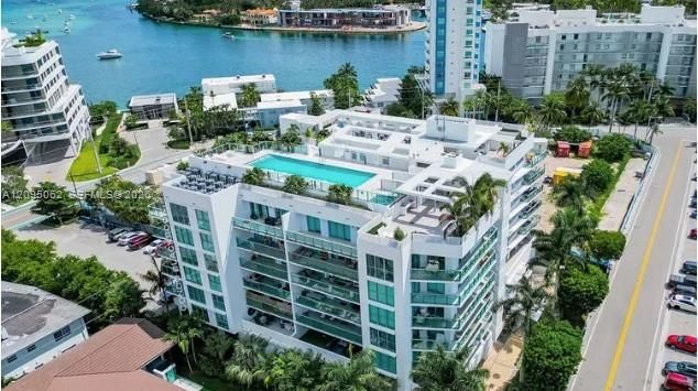 На продажу: $849,000 (2 спален, 2 ванн, 1260 Квадратных фут)