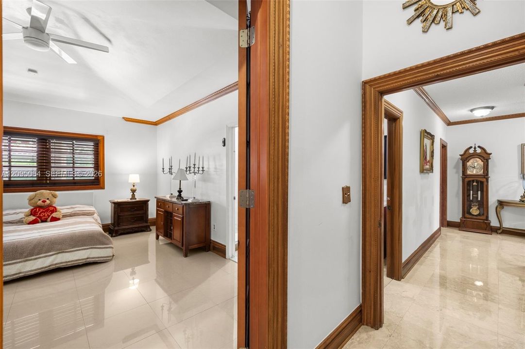 En Venta: $2,299,000 (6 camas, 4 baños, 3706 Pies cuadrados)