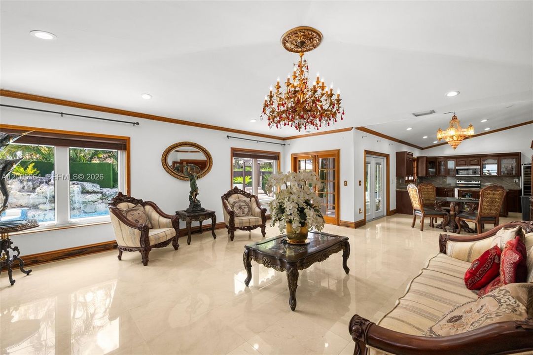 En Venta: $2,299,000 (6 camas, 4 baños, 3706 Pies cuadrados)
