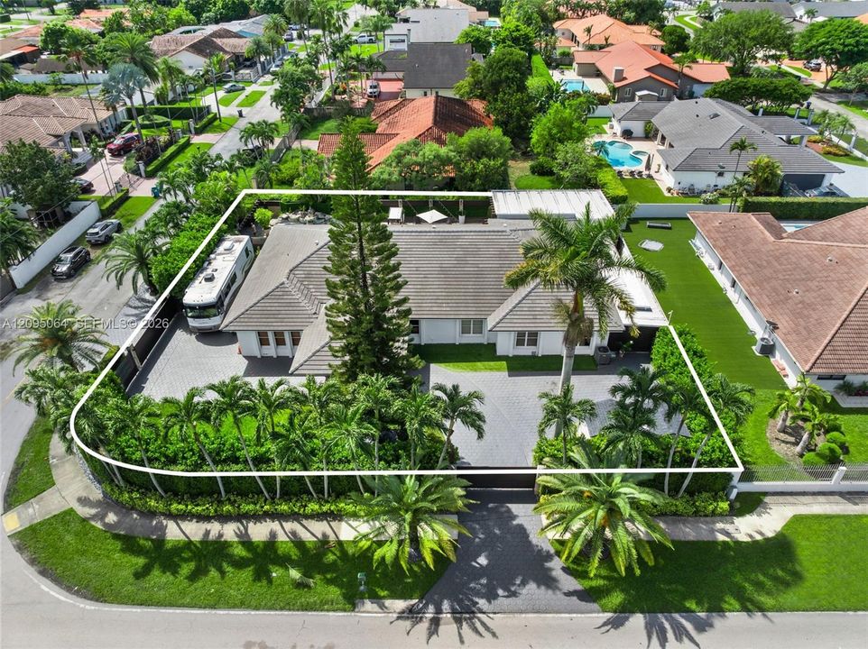 En Venta: $2,299,000 (6 camas, 4 baños, 3706 Pies cuadrados)