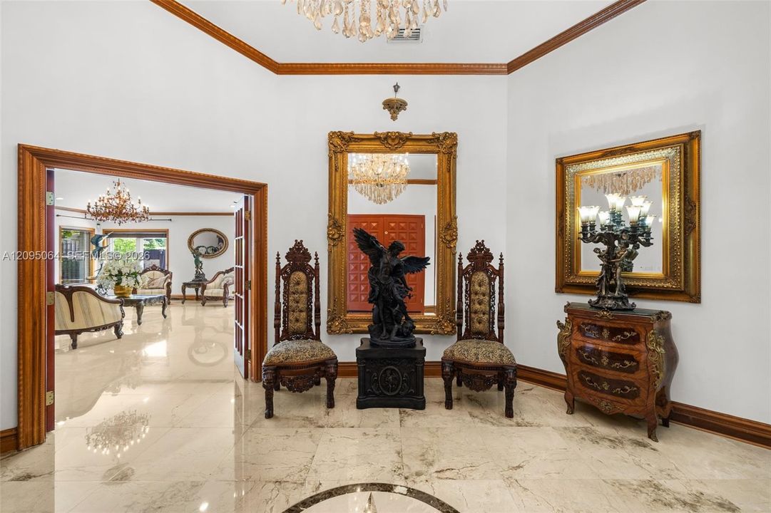 En Venta: $2,299,000 (6 camas, 4 baños, 3706 Pies cuadrados)
