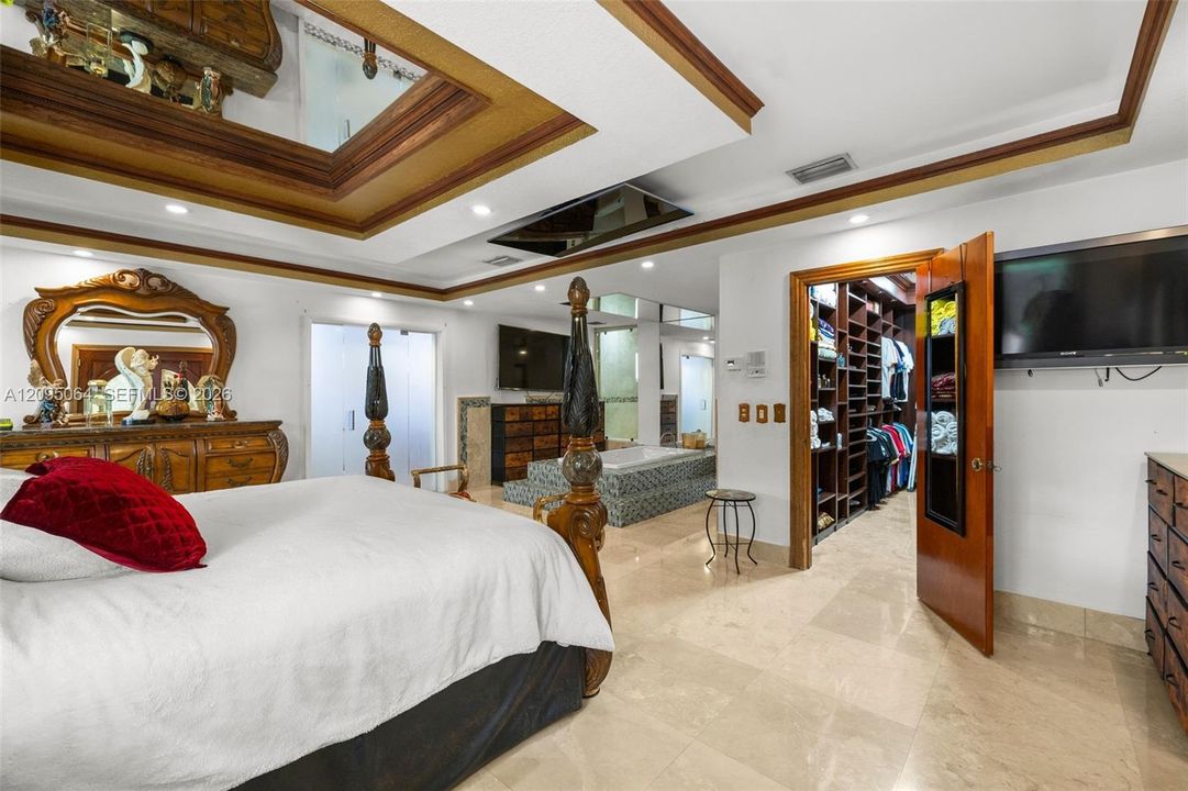 En Venta: $2,299,000 (6 camas, 4 baños, 3706 Pies cuadrados)