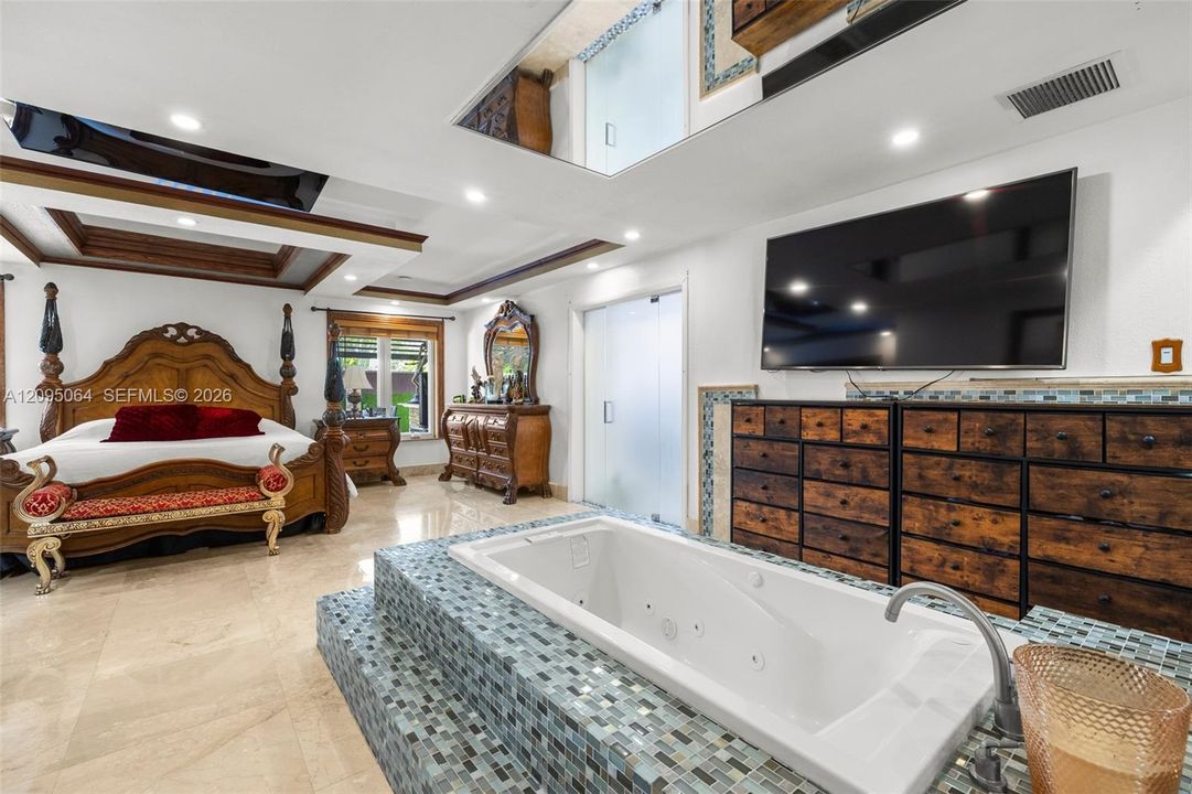 En Venta: $2,299,000 (6 camas, 4 baños, 3706 Pies cuadrados)