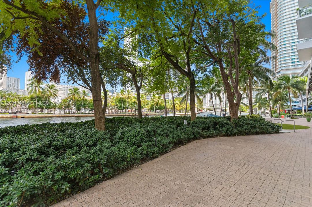 For Rent: $2,400 (0 beds, 1 baths, 580 Square Feet)