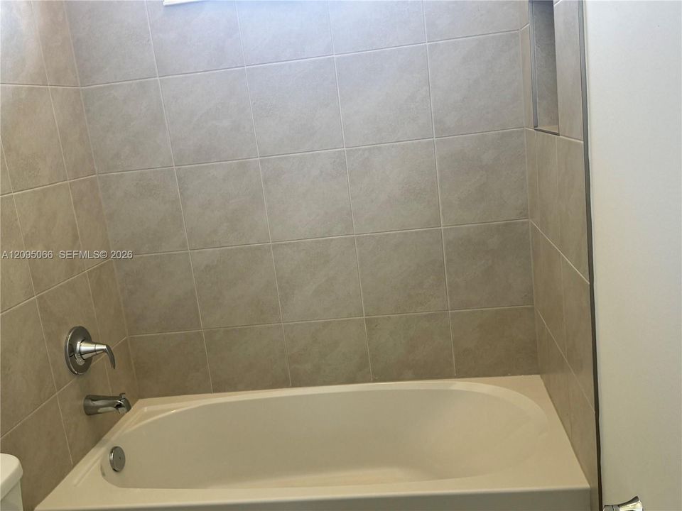 В аренду: $2,750 (5 спален, 3 ванн, 0 Квадратных фут)