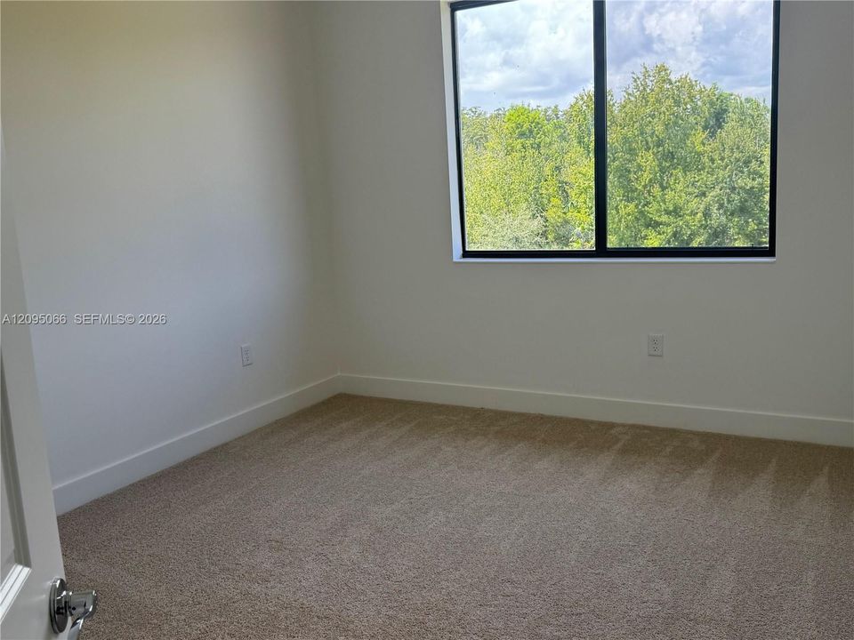 В аренду: $2,750 (5 спален, 3 ванн, 0 Квадратных фут)