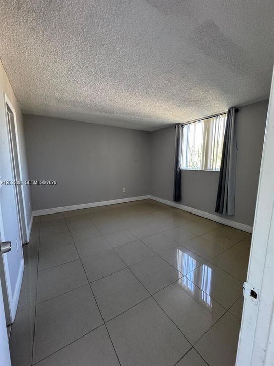 В аренду: $1,900 (2 спален, 2 ванн, 960 Квадратных фут)