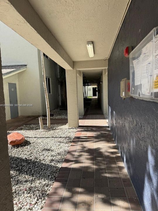 В аренду: $1,900 (2 спален, 2 ванн, 960 Квадратных фут)