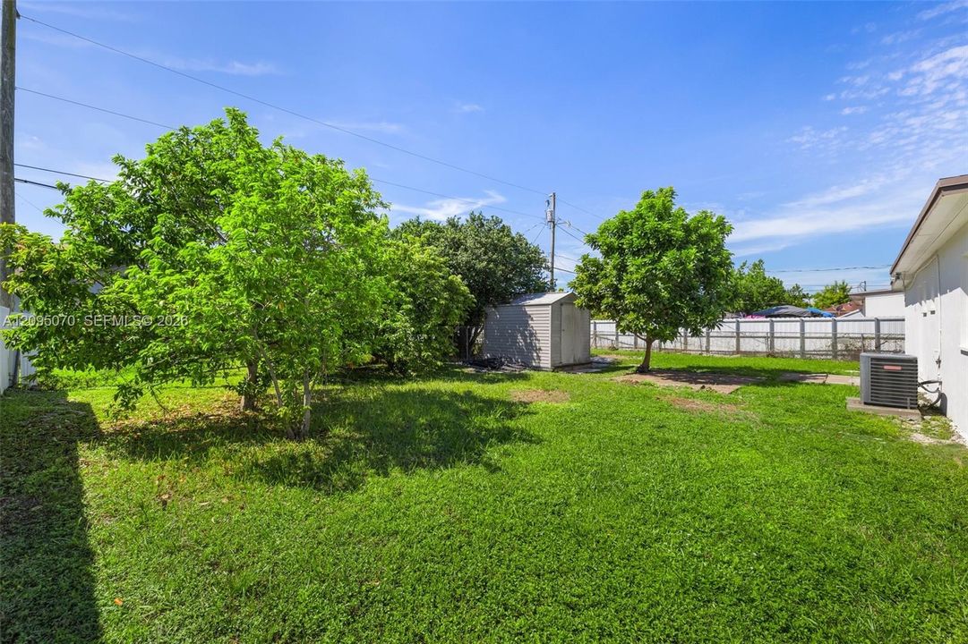 For Sale: $459,000 (2 beds, 1 baths, 720 Square Feet)