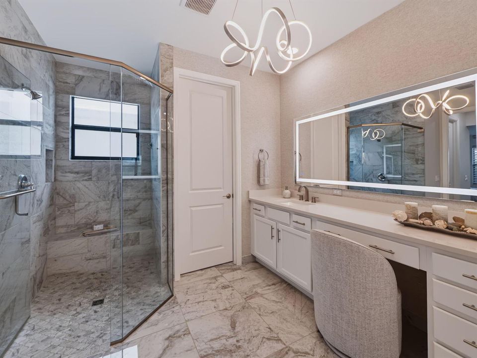 Owner En Suite with custom fixtures