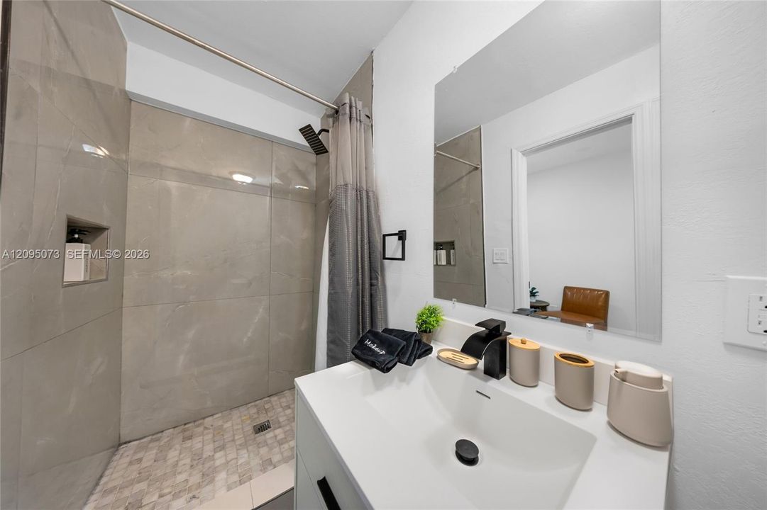 For Sale: $729,900 (4 beds, 3 baths, 1596 Square Feet)