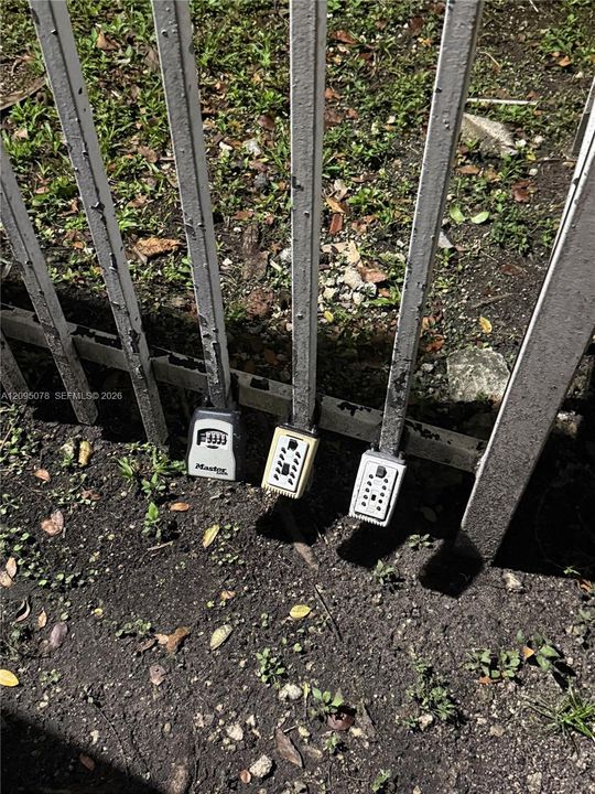 合同活跃: $1,875 (2 贝兹, 1 浴室, 750 平方英尺)