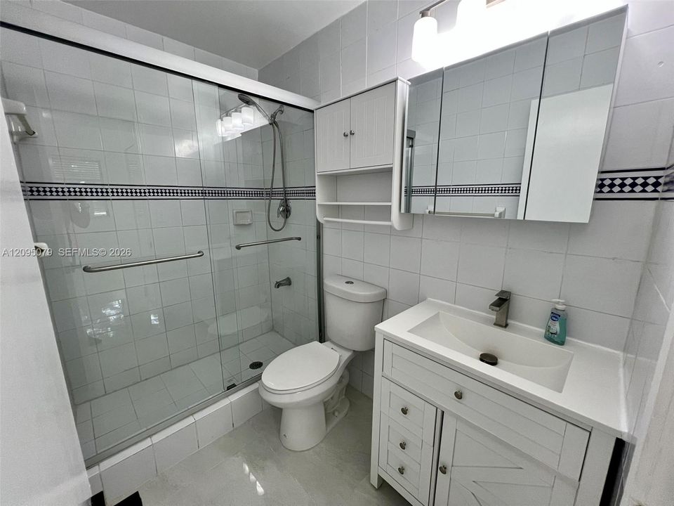 В аренду: $3,000 (3 спален, 2 ванн, 1180 Квадратных фут)