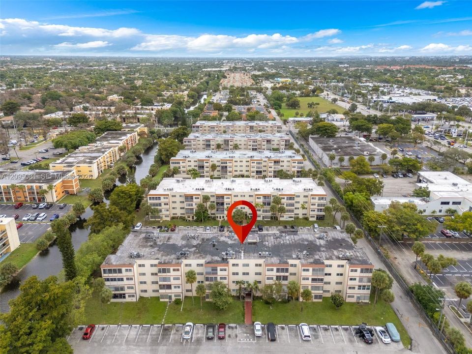 For Rent: $1,800 (2 beds, 2 baths, 980 Square Feet)