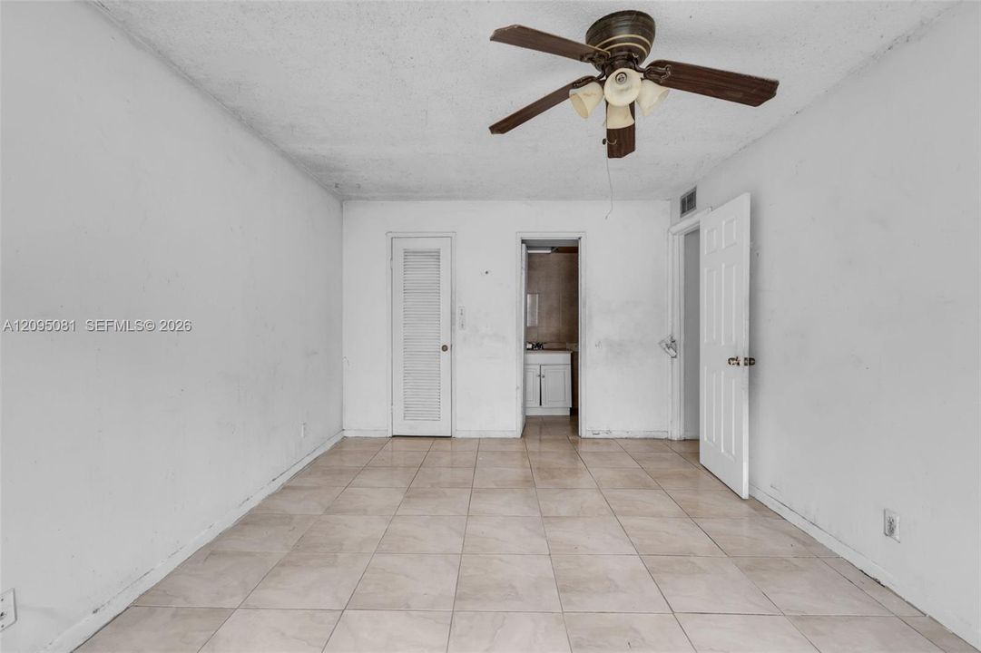 For Rent: $1,800 (2 beds, 2 baths, 980 Square Feet)