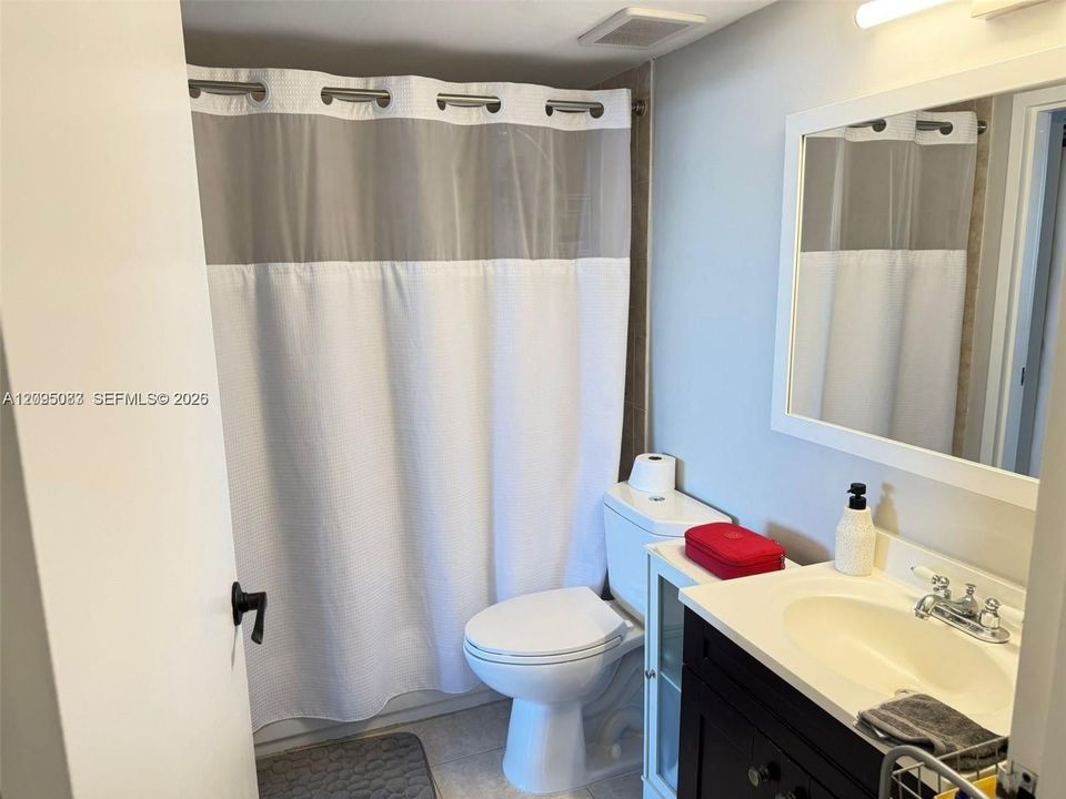 For Rent: $2,690 (2 beds, 2 baths, 1030 Square Feet)